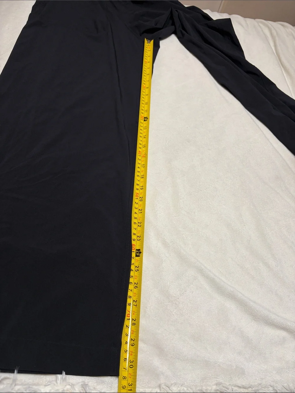 Lululemon Swift Mid-Rise Wide-Leg Pants in Black size 6 - Picture 15 of 16